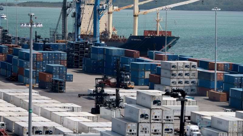 U.S. Economic Contraction Highlights Perils of Trade Gambit