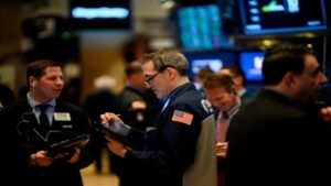 Wall Street Opens the Week Cautiously as Trade Negotiation Hopes Build