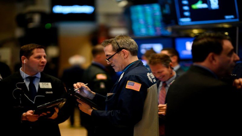 Wall Street Opens the Week Cautiously as Trade Negotiation Hopes Build